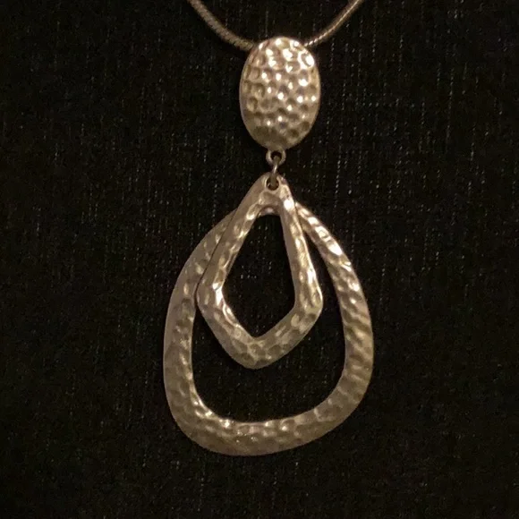 Chico’s hammered gold tone necklace - Picture 2 of 3